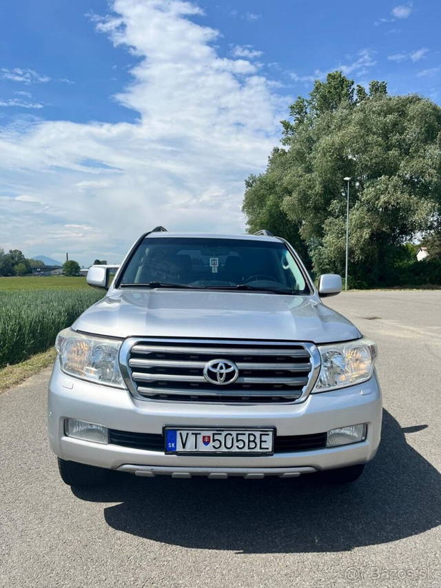 Toyota Land Cruiser 4.5 D4-D 210 kW, LUX 7-miestne SUV