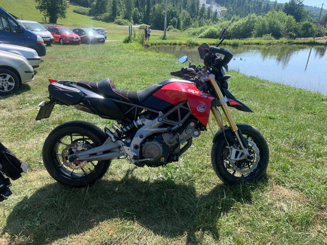 Aprilia Dorsoduro 750