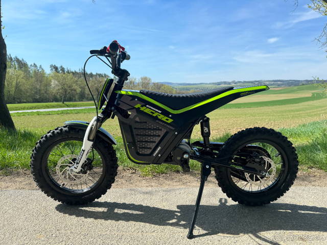 Kuberg Cross Hero - předváděcí