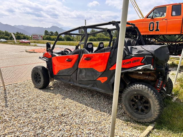 Canam maverick sport max