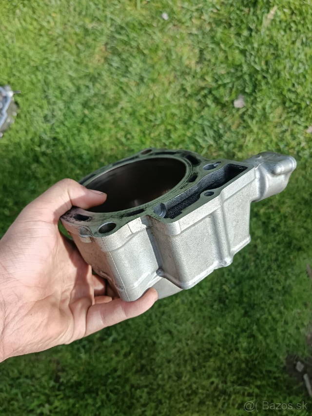 Predám valec Honda crf 450 11-16 mal by pasovať