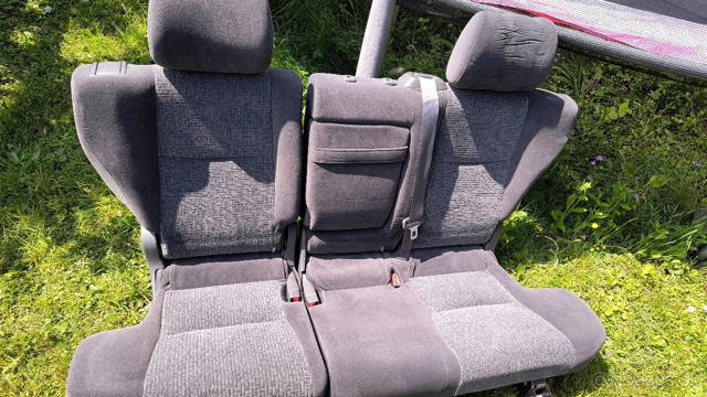Toyota landcruiser 120 zadné sedacky