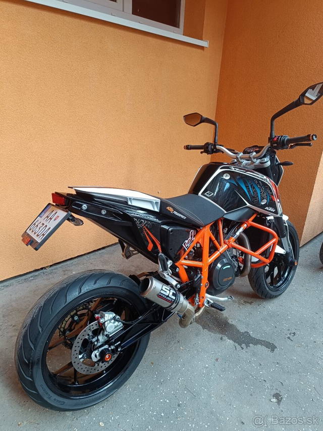 Duke 690