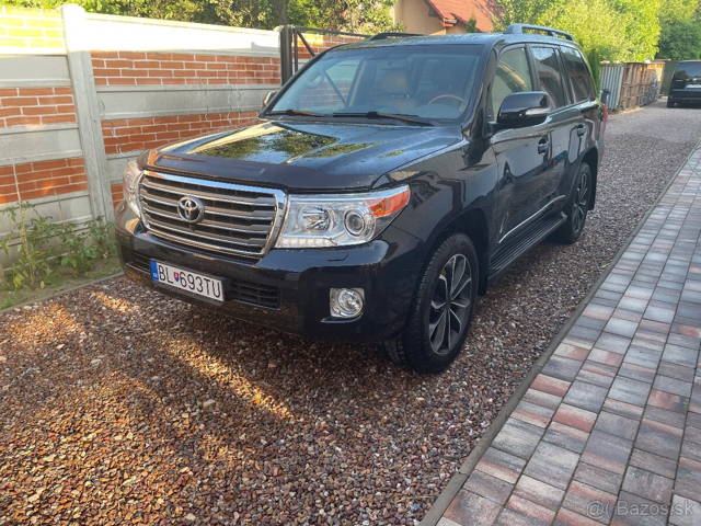 TOYOTA LAND CRUISER V8