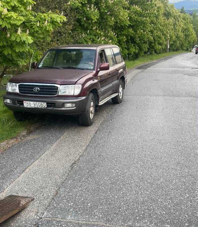 Predám/Vymenim Toyota Land Cruiser 4.7 V8,1998