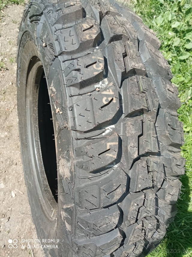 Kumho LT 215/75,R15