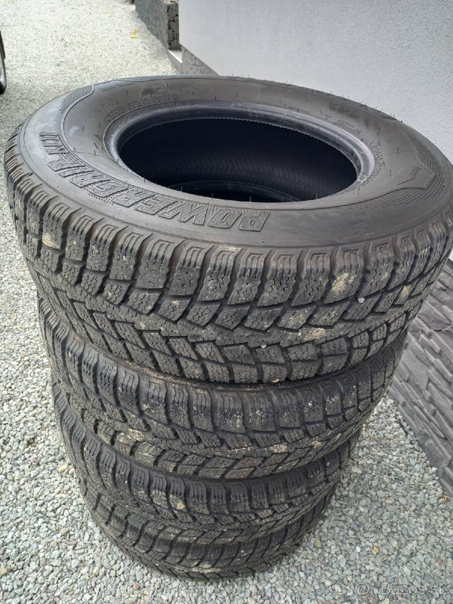 Pneu 265/70 R17 Kumho Powergip KC11