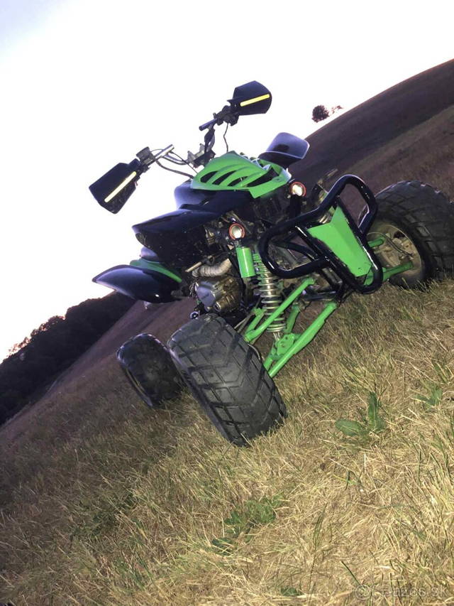 Dobrý deň ponúkam na predaj štvorkolku 250cc