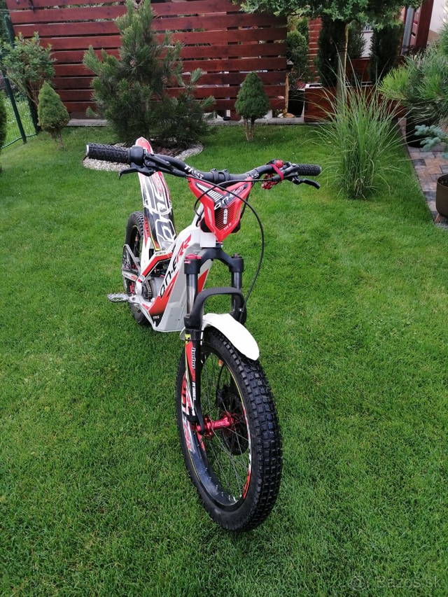 Predám detskú elektrickú trialku trs