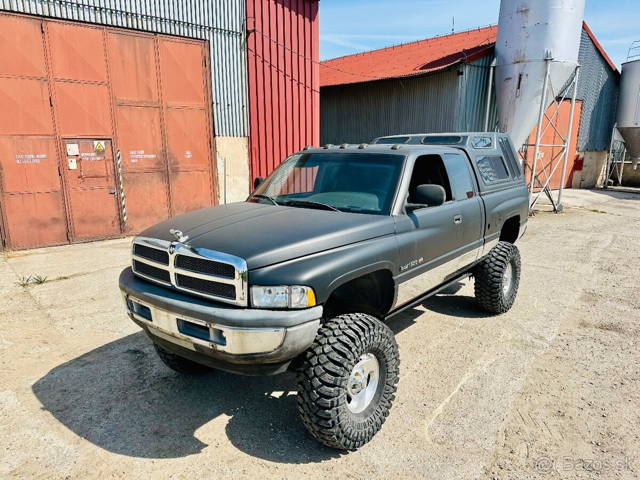 Dodge Ram 1500 V8 5,9 4x4