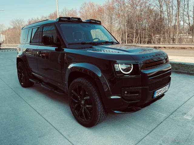Land Rover Defender P400