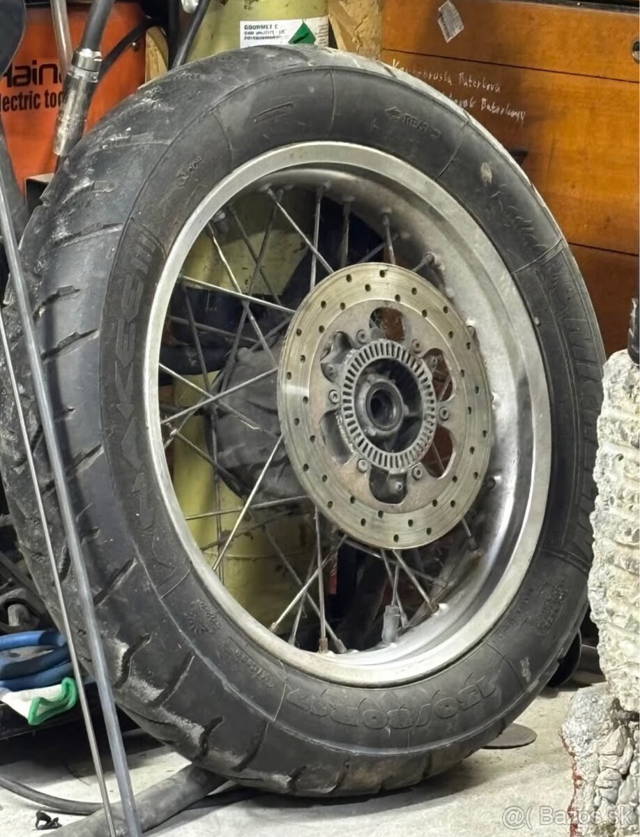 BMW f650 zadné koleso