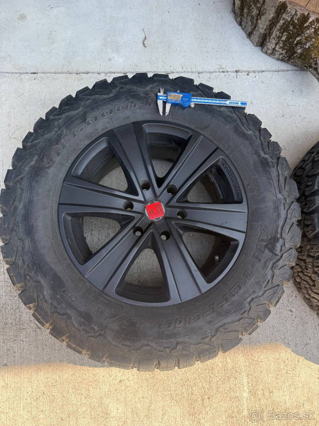 BF Goodrich 17” + MAK disky Toyota Hilux