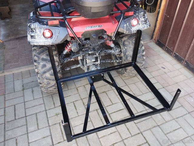 Nosič na ťažné na stvorkolku