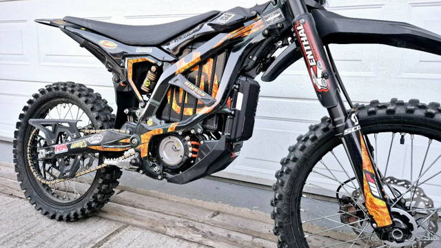 Surron ultra Bee black edition