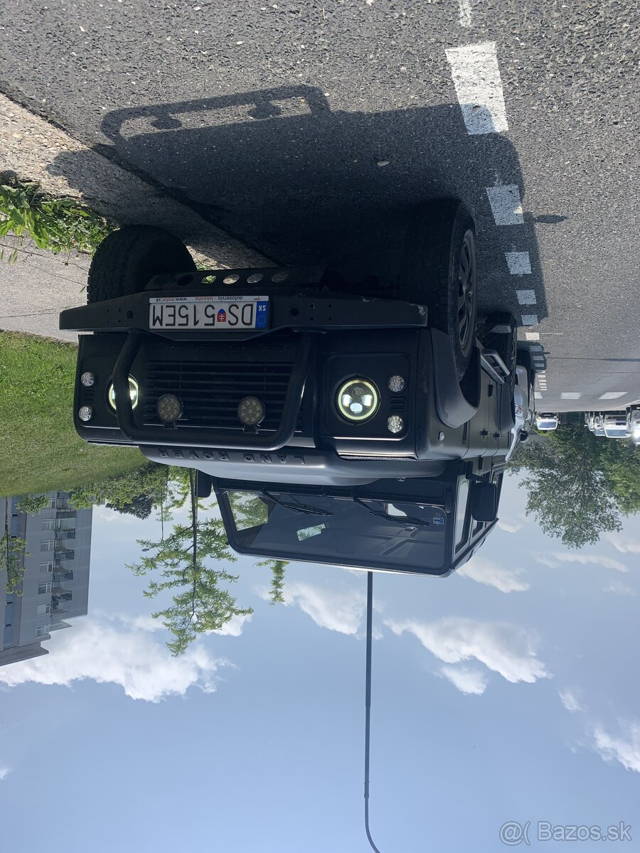 LAND ROVER DEFENDER