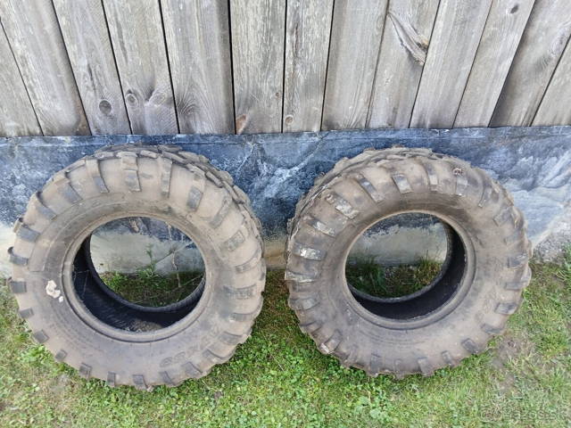 Pneu na stvorkolku
