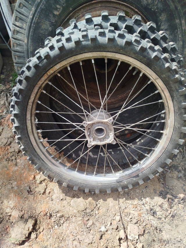 predné koleso na Suzuki rmz250