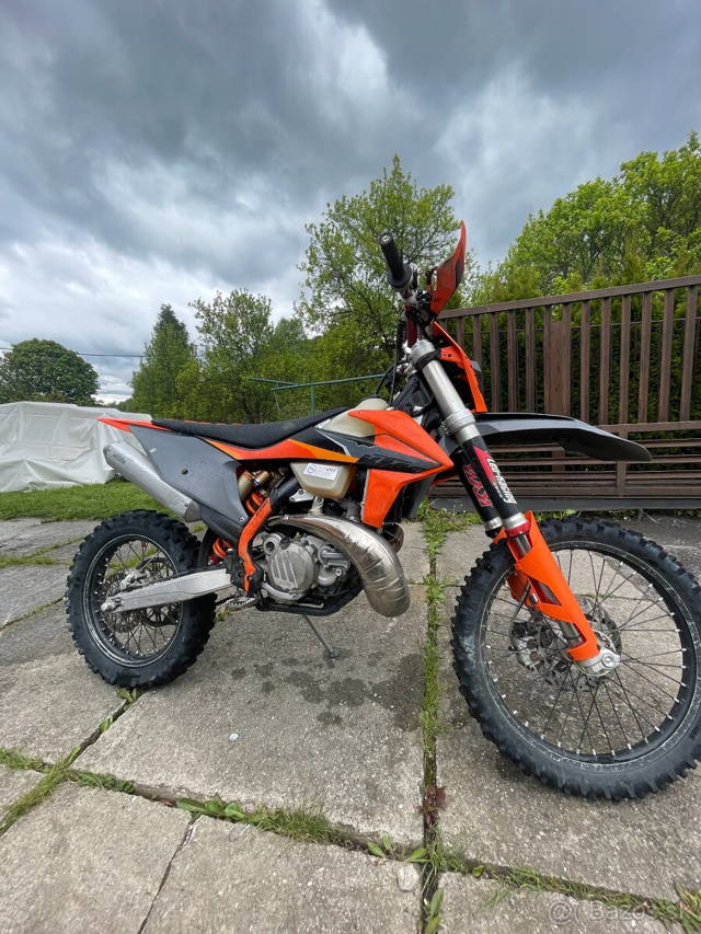 Predám KTM EXC 300 (r. 2021, model 2022)