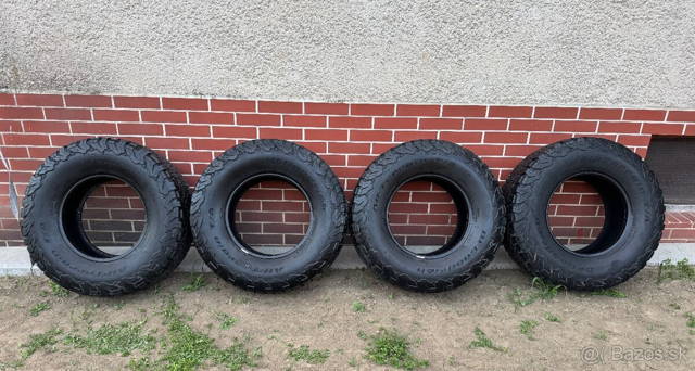Predám 4x offroad pneu 315/70 r17 315/70/17 4x4 R17 SUV M+S