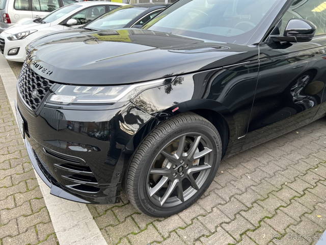 Predám org.elektrón Range Rover aj s gumov mierne oškretý.