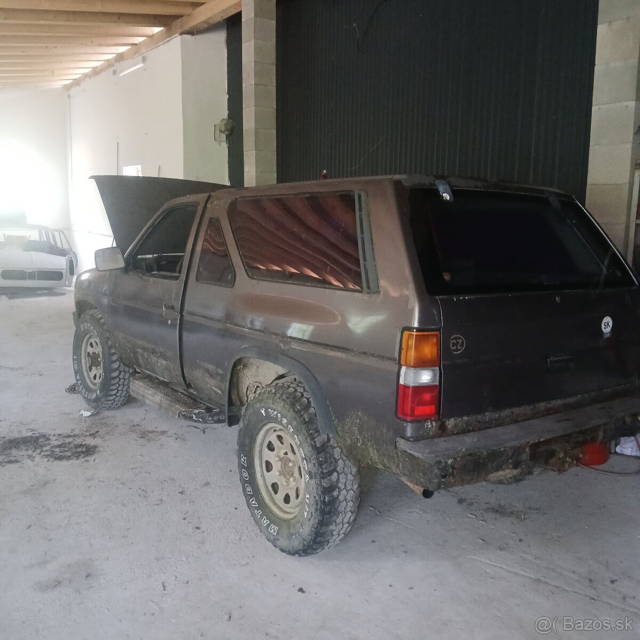 Predám terrano 1.3.0 v 6 benzin