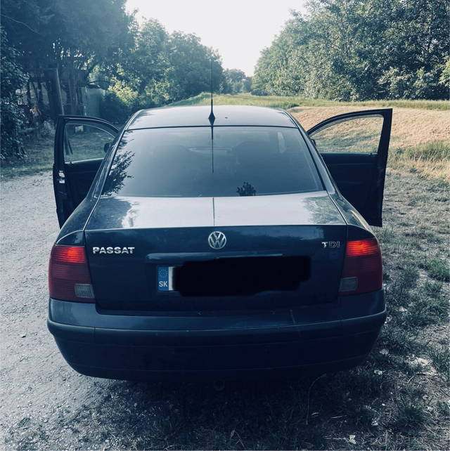 0FiCIAL•ULTiMAT€•$UPER-CaR
