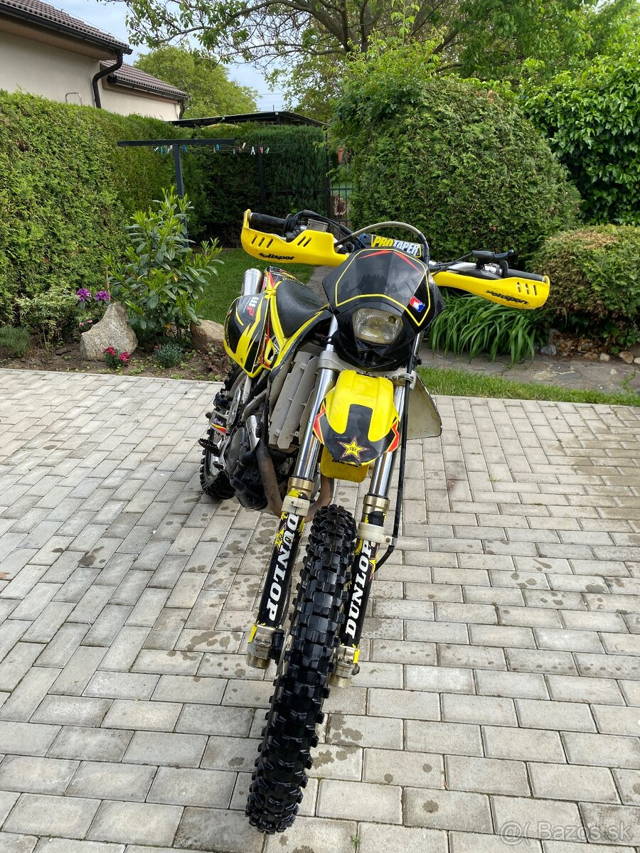 Suzuki drz400