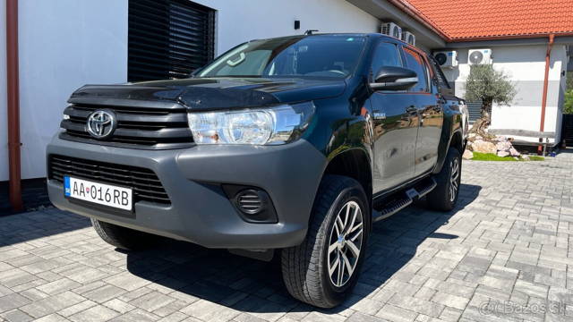 TOYOTA HILUX — NA PREDAJ / NA SPLÁTKY