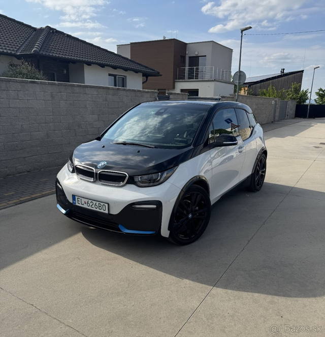BMW i3s 120Ah, r.2022, Adaptív LED/Temp., Kamera, Vyhr.sedad