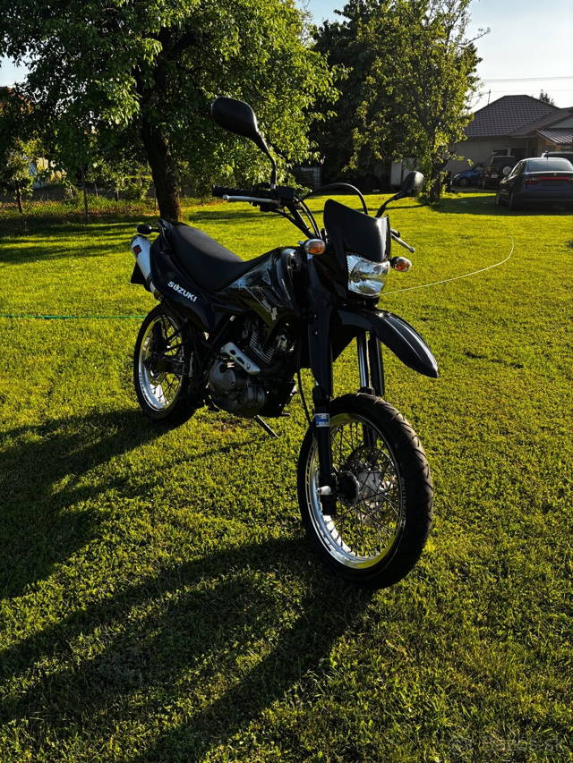 Suzuki DR 125 SM