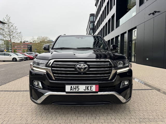TOYOTA LAND CRUISER 200