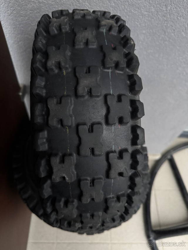 Terenne gumy na stvorkolku 19x6-10 DURO