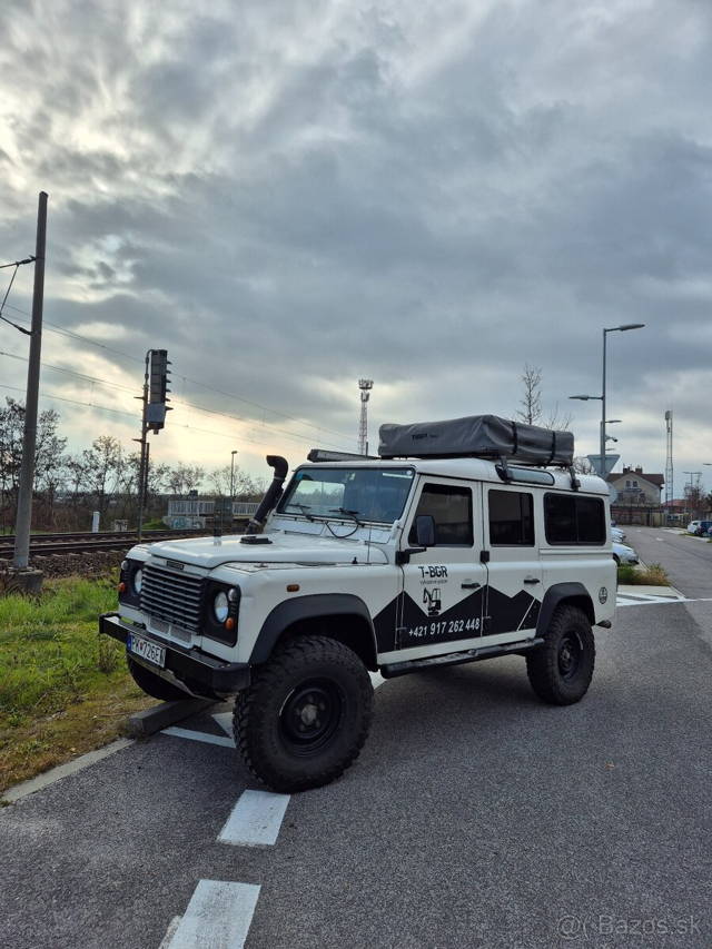 Land rover defender td5 station wagon