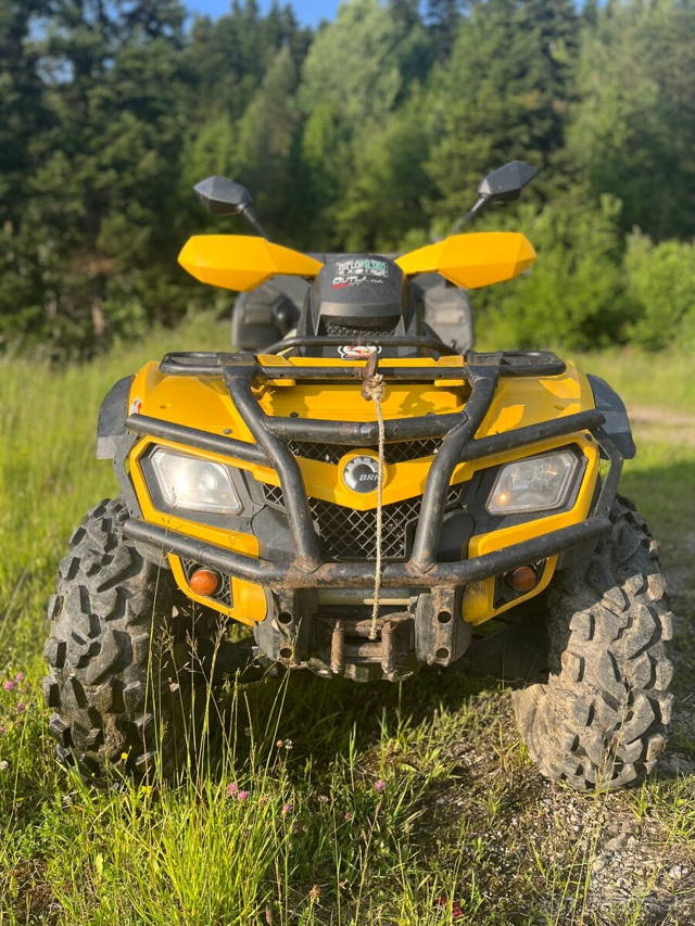 Predám štvorkolku Can-Am Outlander 650