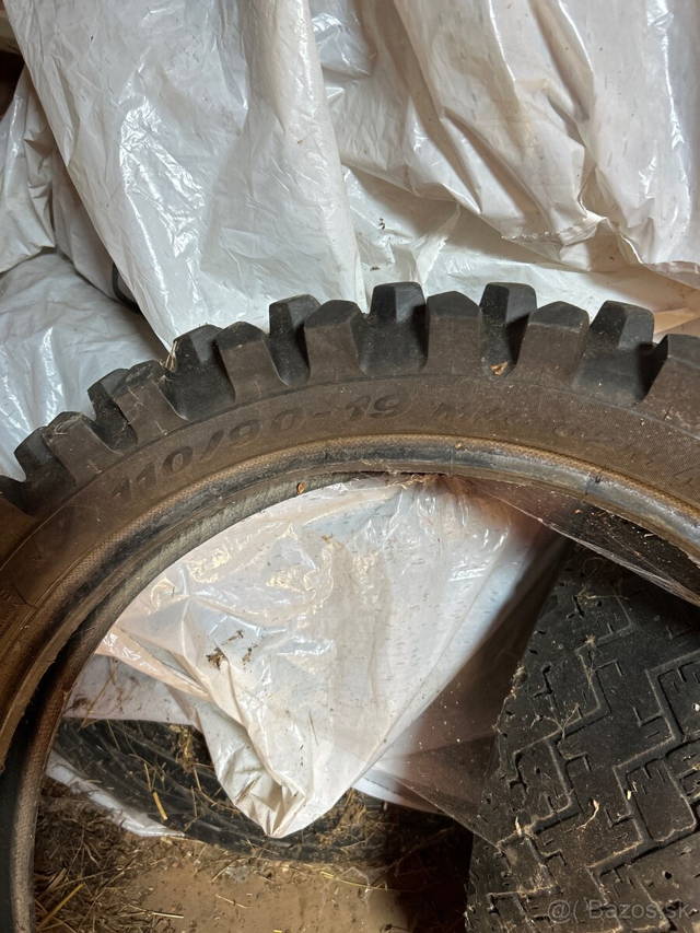 Predám pneumatiku 110/90-19