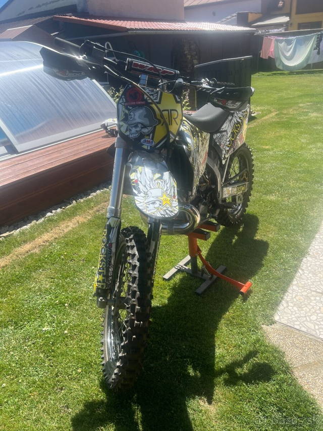 SUZUKI RM 250
