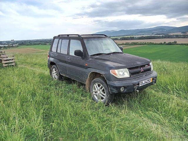 Mitsubishi pajero pinin