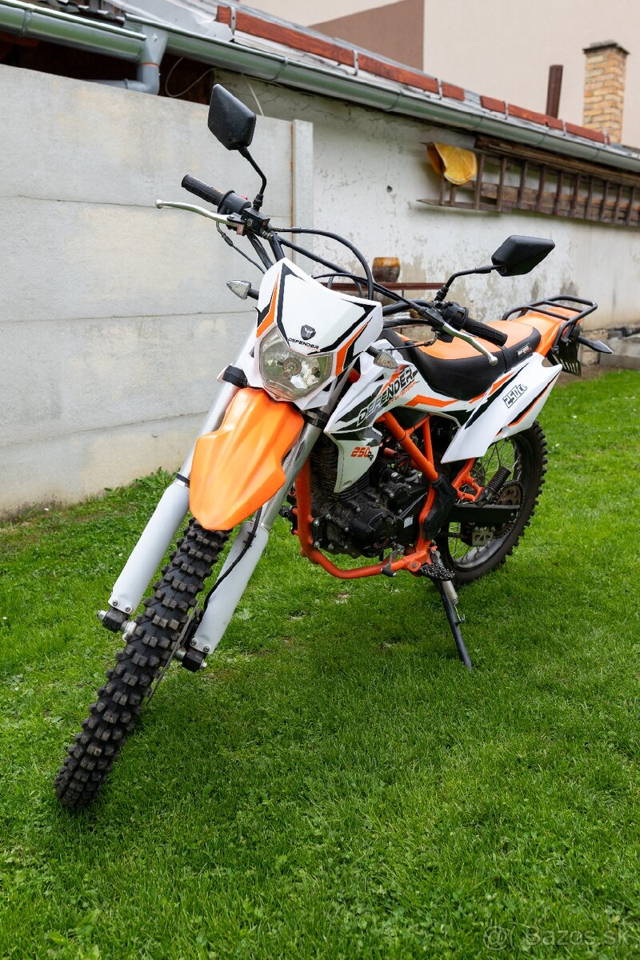 Motorka Defender 250