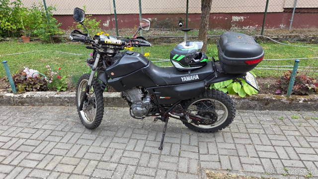 YAMAHA XT 600