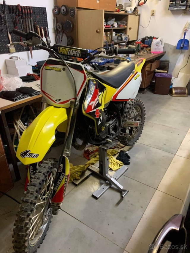 Suzuki RM 85