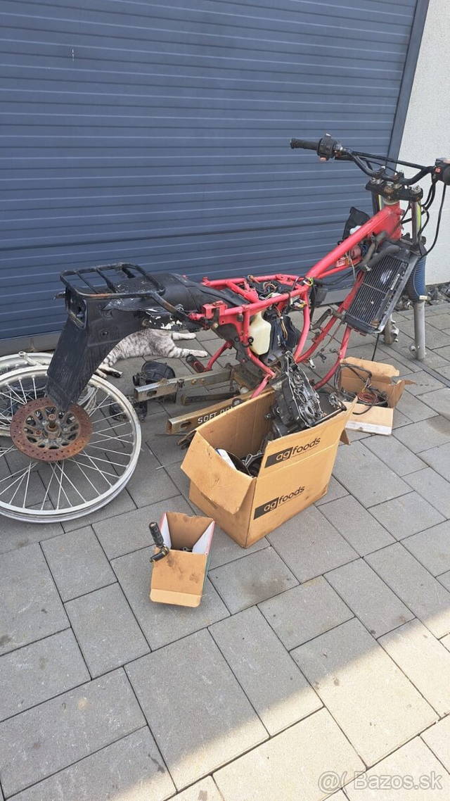 Cagiva Elefant 125 suciastky