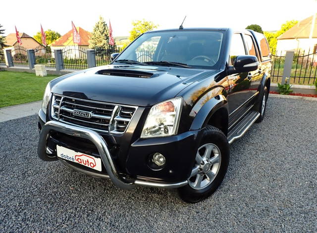 ISUZU D-MAX 3.0TD 163 PS A/T 4x4 - HARDTOP, ŤAŽNE, NOVA STK