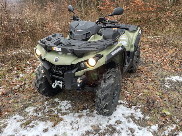 can am outlander 4x4,špz