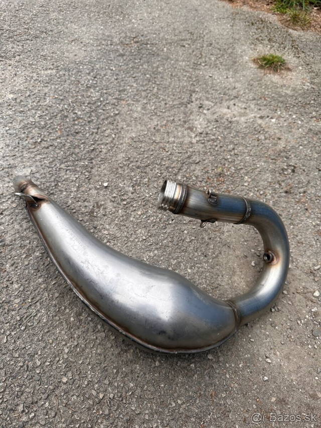 výfukové koleno 2T
