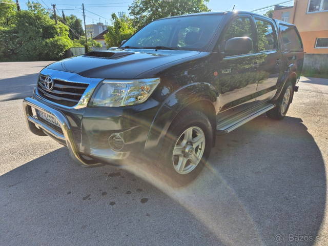Toyota hilux 2015