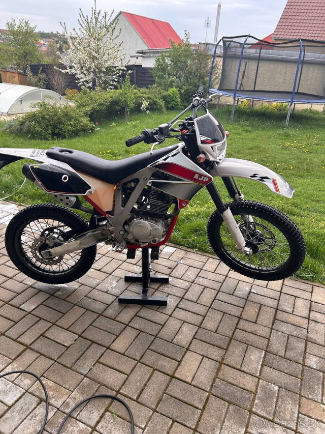 AJP PR3 125