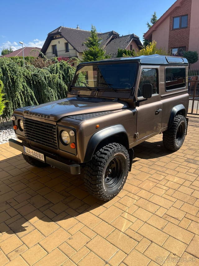DEFENDER 90