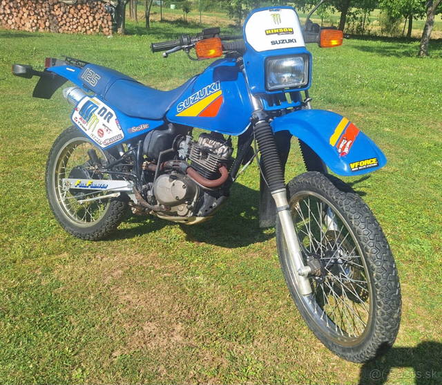 Suzuki DR 125