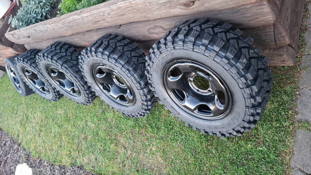 235/60r16 maxxis